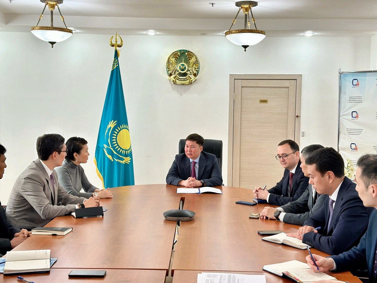 Бюро басшысы «Qaz.AI» қауымдастығының өкілдерімен кездесті
