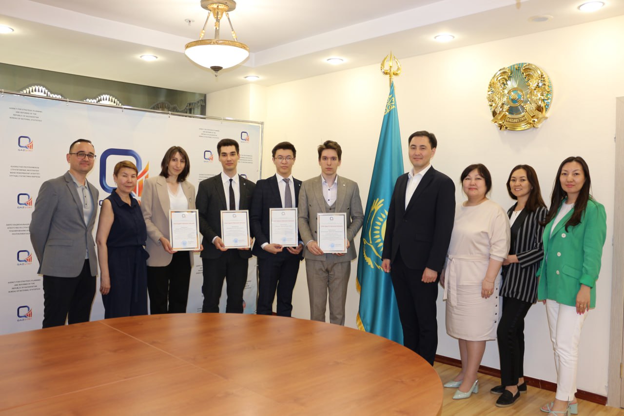 Жандос Шаймарданов встретился с победителями Международной студенческой олимпиады по статистике