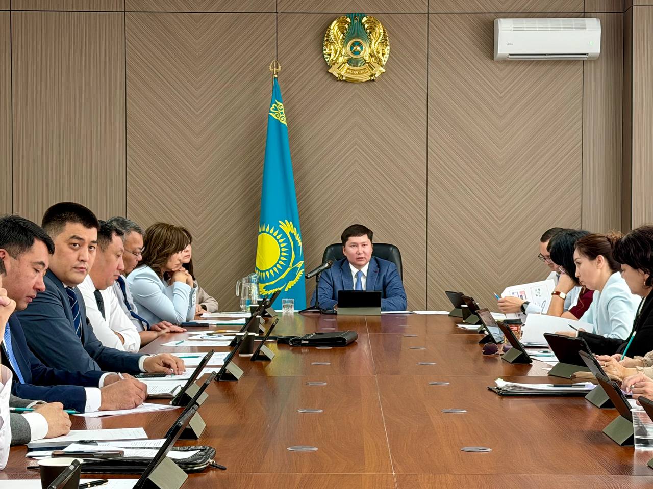 Бюрода аумақтық департаменттер басшыларының қатысуымен кеңейтілген алқа отырысы өтті
