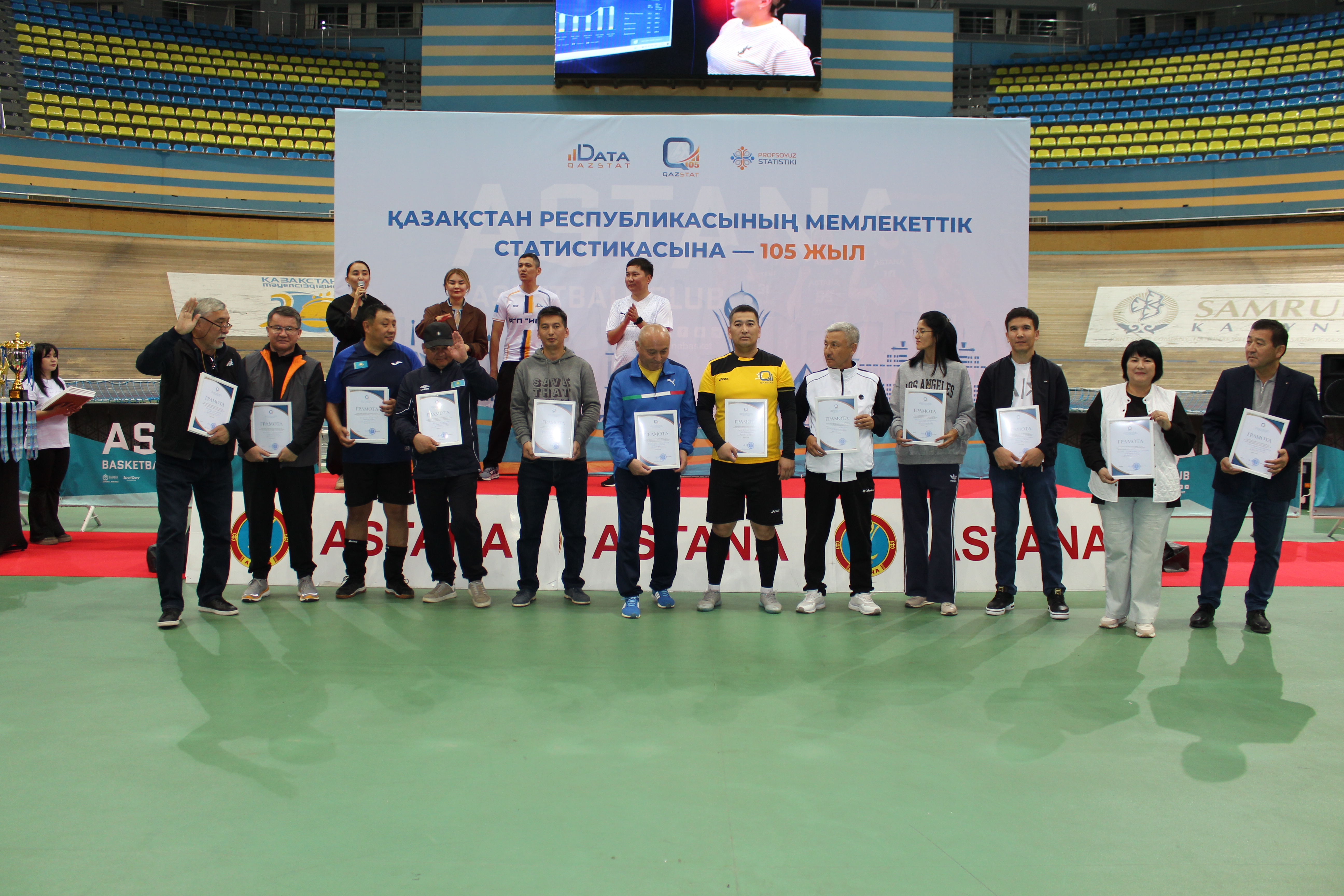 Толық көріністе әйелдермен веб-камера арқылы порно секс