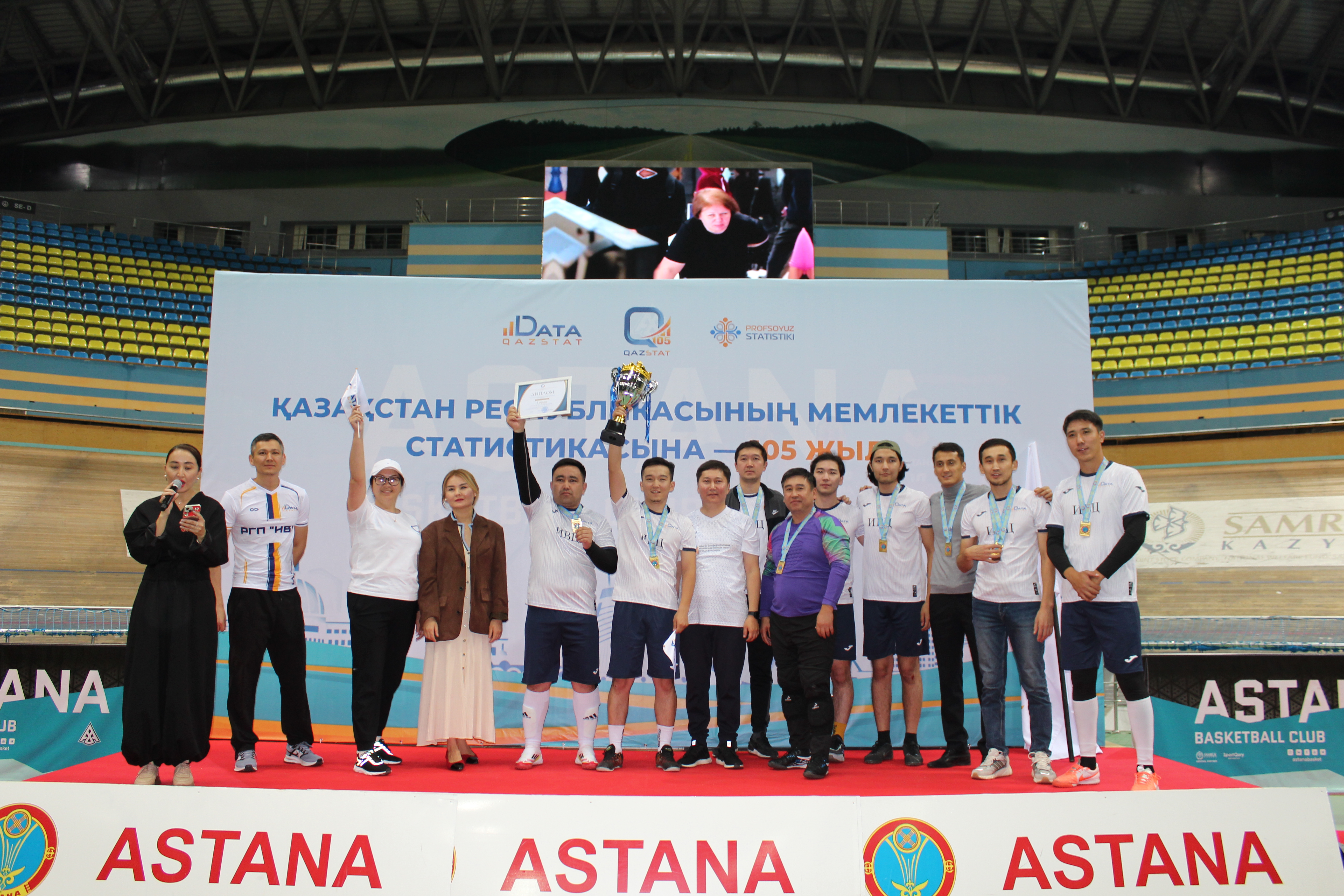 Әдемі, сымбатты испан әйелімен жыныстық қатынас