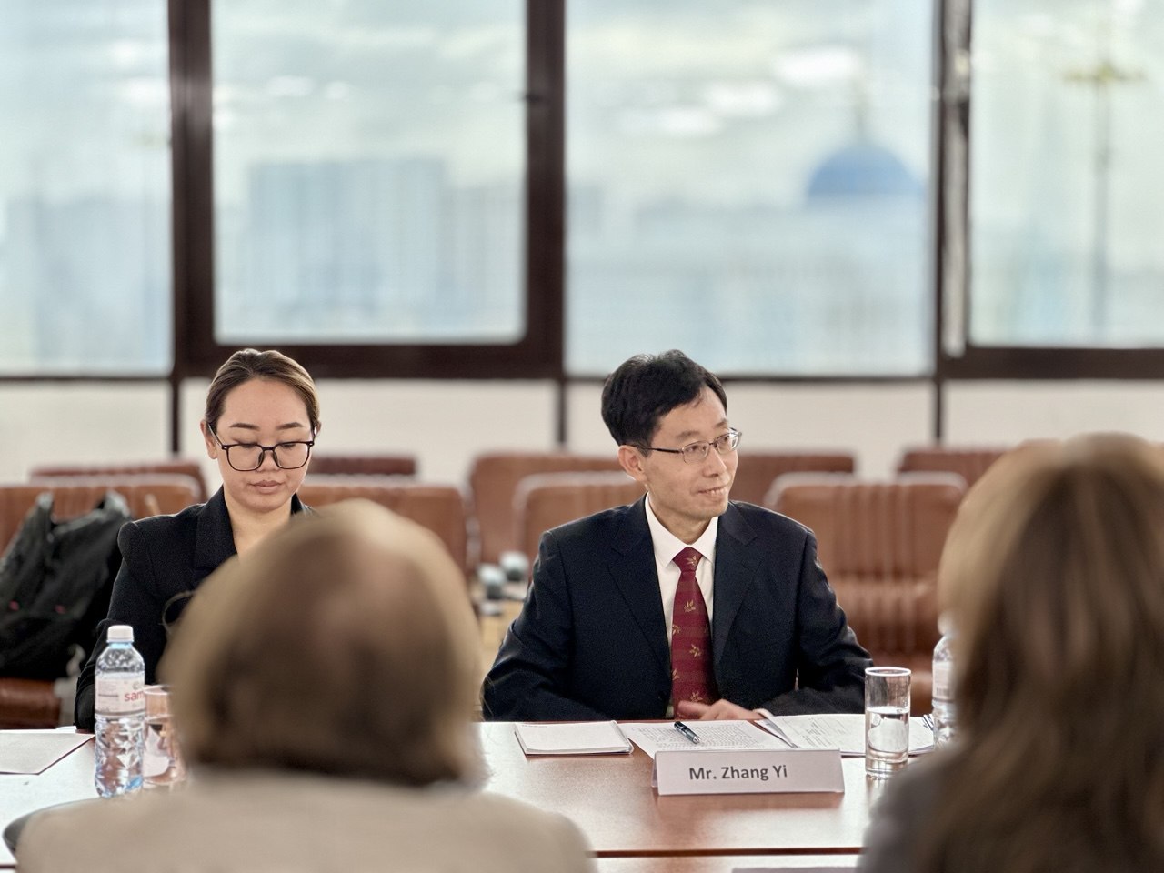 Нюшаға ұқсайтын ыстық қызбен жыныстық қатынас